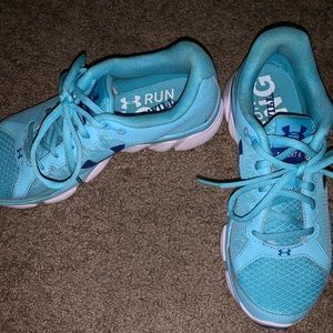 Under Armour Sneakers